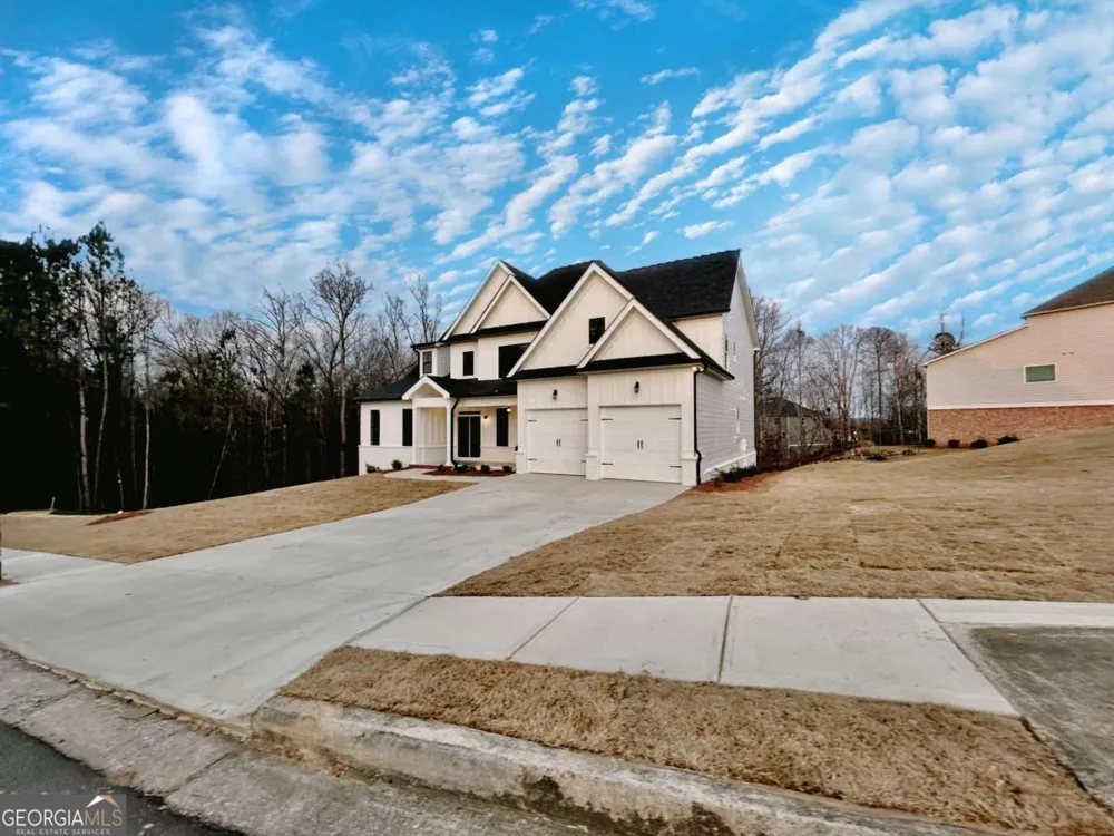 1695 Darby RD Waleska, GA 30183