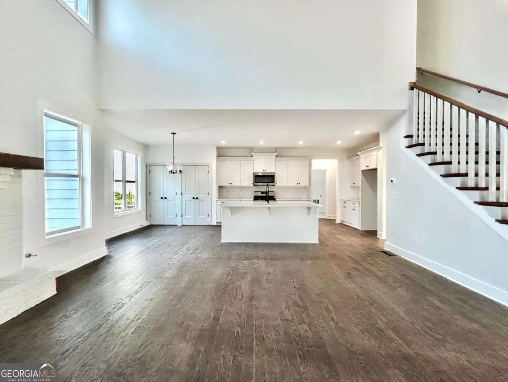 1695 Darby RD Waleska, GA 30183