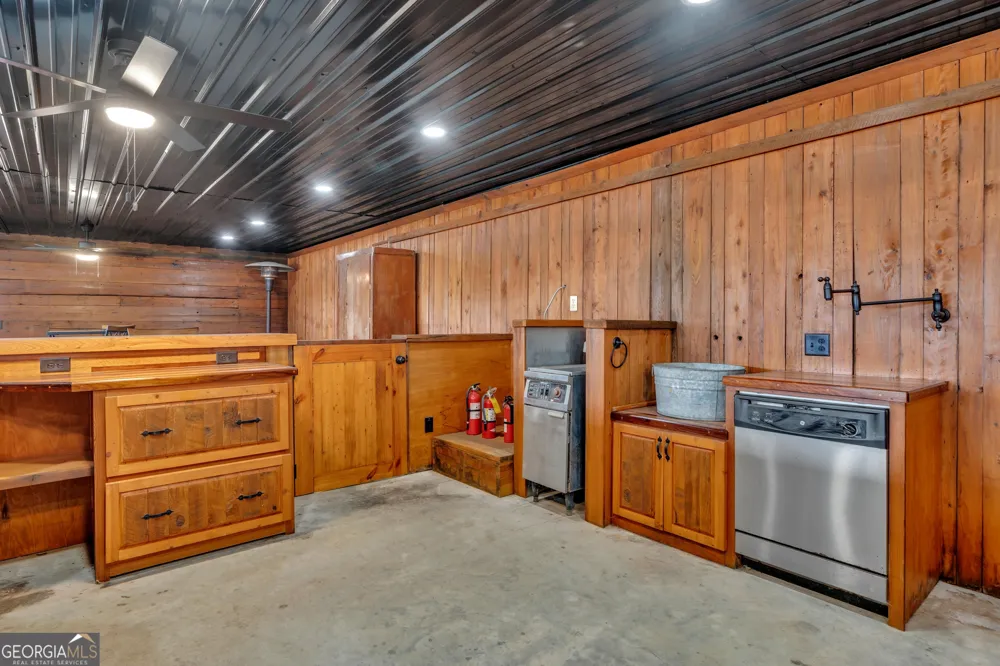 719 Ben Brantley RD Dublin, GA 31021