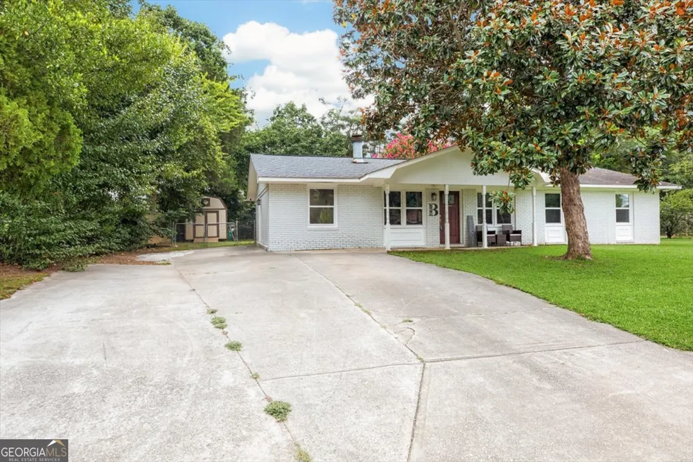 208 Mike ST Warner Robins, GA 31088