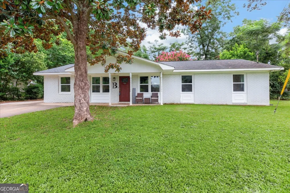 208 Mike ST Warner Robins, GA 31088