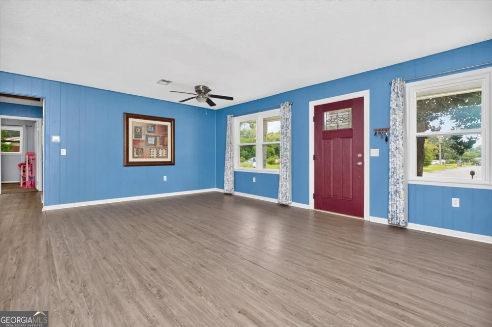 208 Mike ST Warner Robins, GA 31088