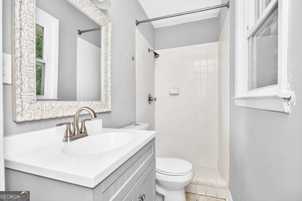 208 Mike ST Warner Robins, GA 31088