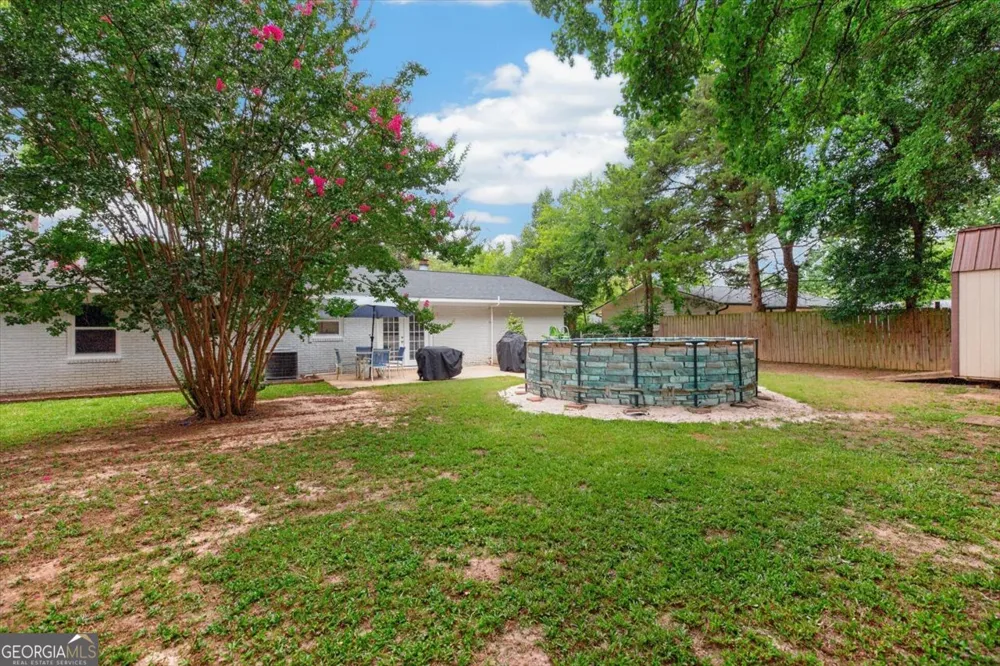 208 Mike ST Warner Robins, GA 31088