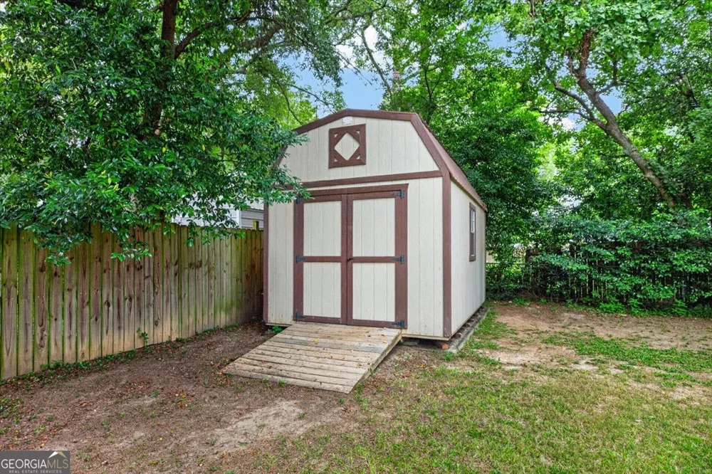 208 Mike ST Warner Robins, GA 31088