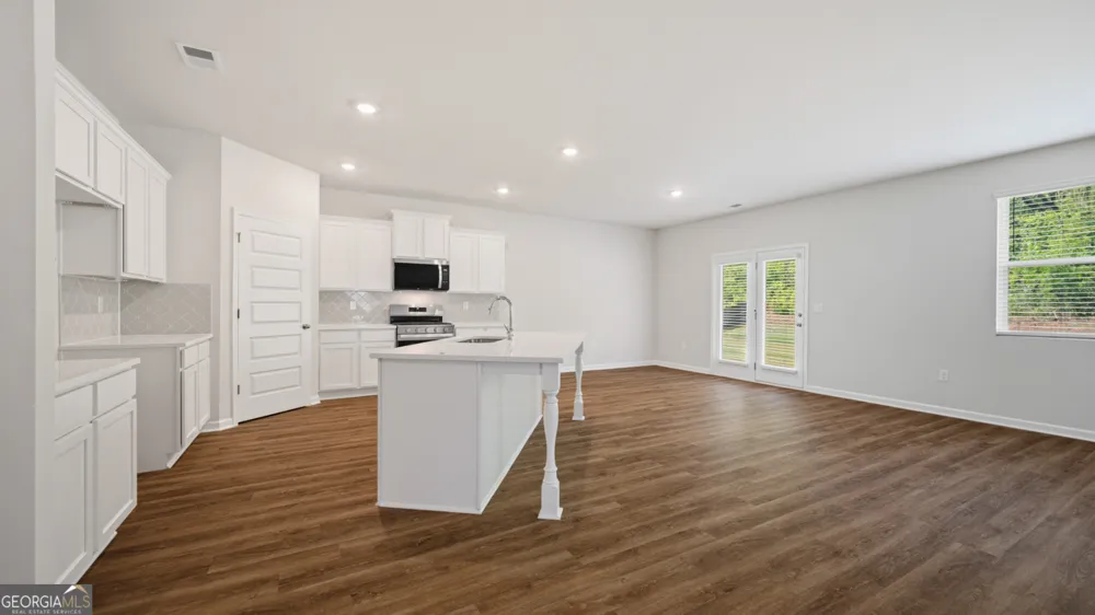 70 Acadian RD Statham, GA 30666