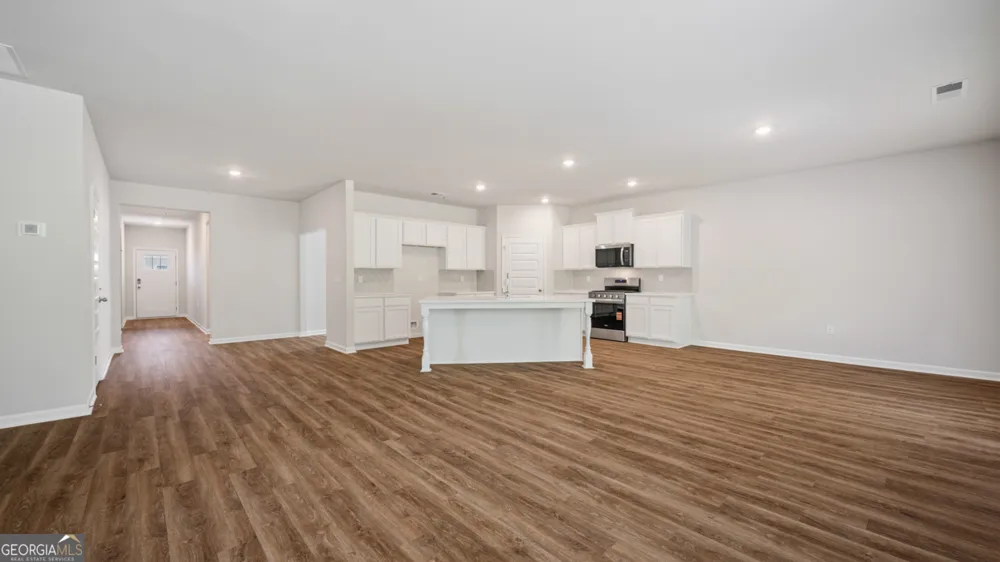 70 Acadian RD Statham, GA 30666