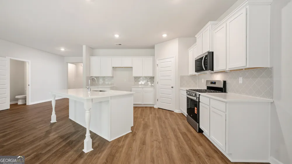 70 Acadian RD Statham, GA 30666