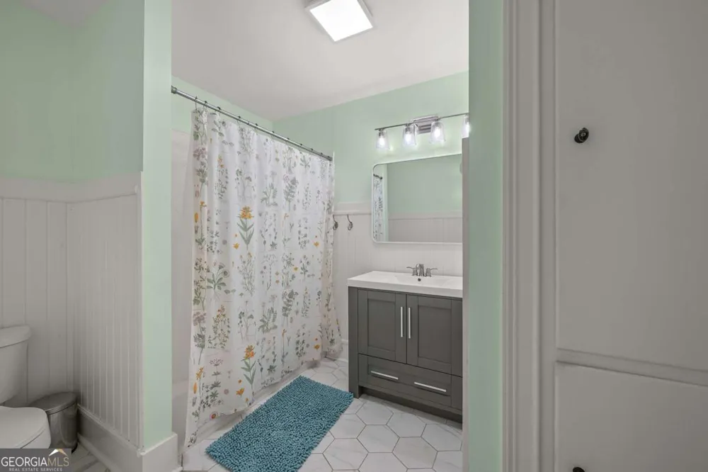 160 Crestview CIR Athens, GA 30606