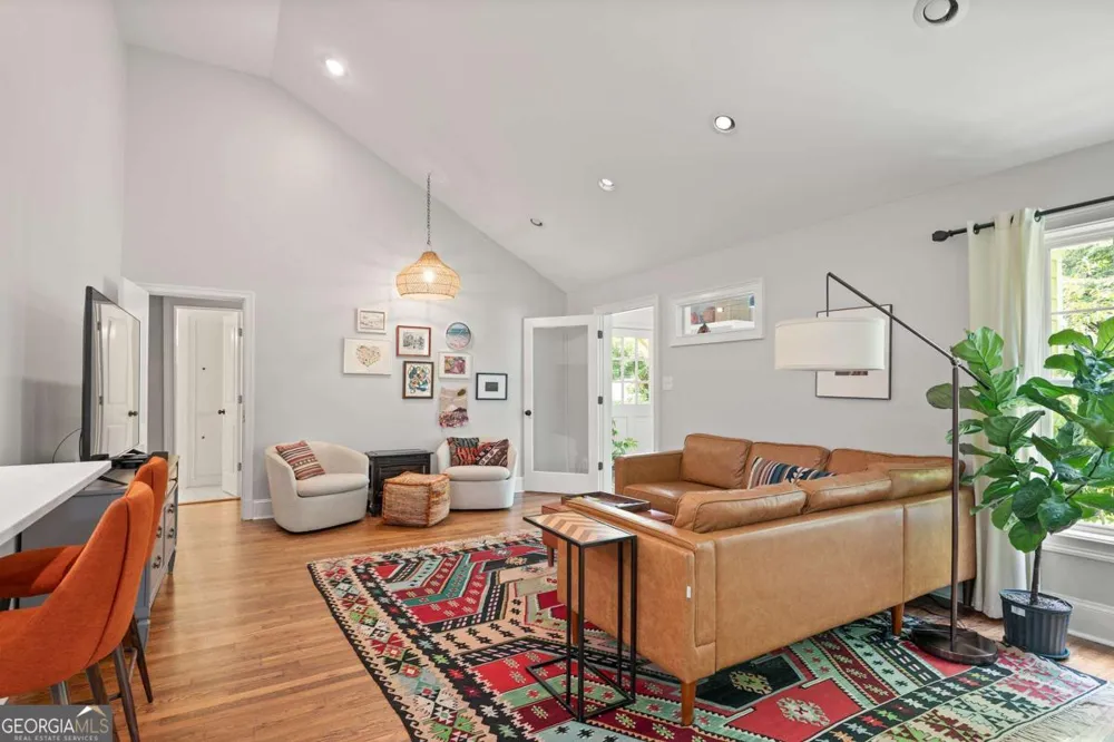 160 Crestview CIR Athens, GA 30606