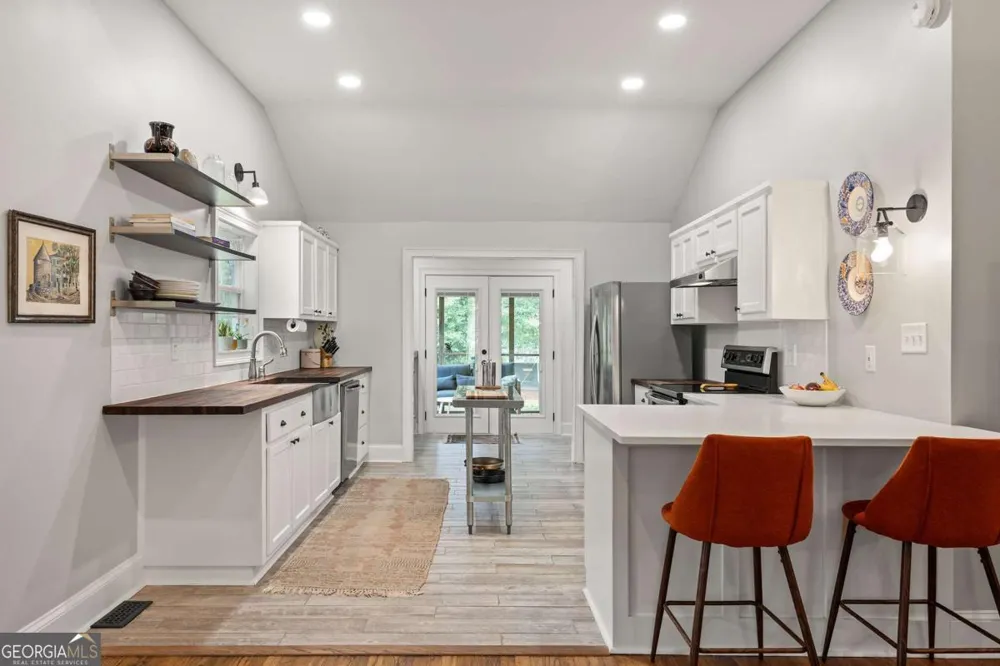 160 Crestview CIR Athens, GA 30606