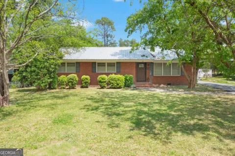 1011 Cherokee CIR