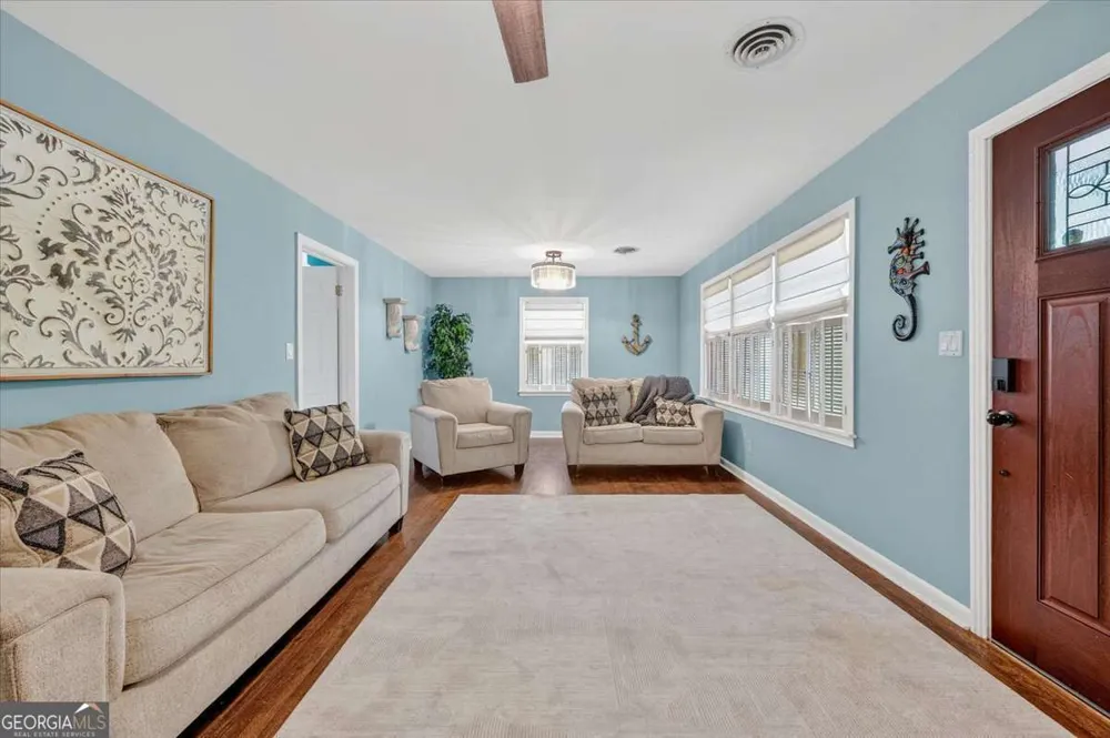 1011 Cherokee CIR Waycross, GA 31501