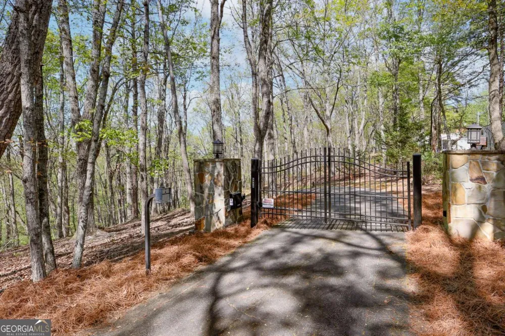 6795 Dawg RDG Dawsonville, GA 30534
