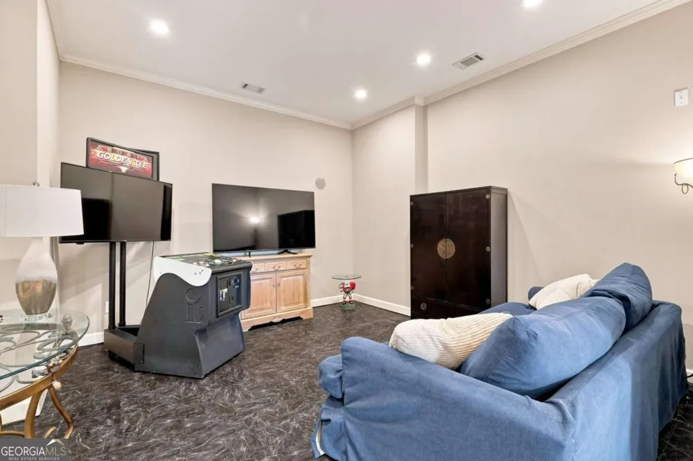 6795 Dawg RDG Dawsonville, GA 30534