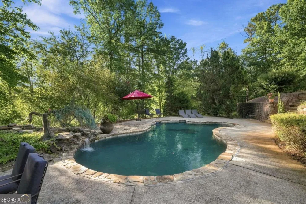 6795 Dawg RDG Dawsonville, GA 30534