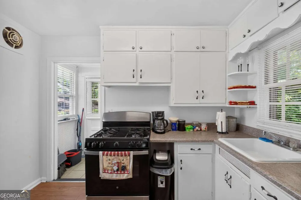 2727 Humphries ST East Point, GA 30344
