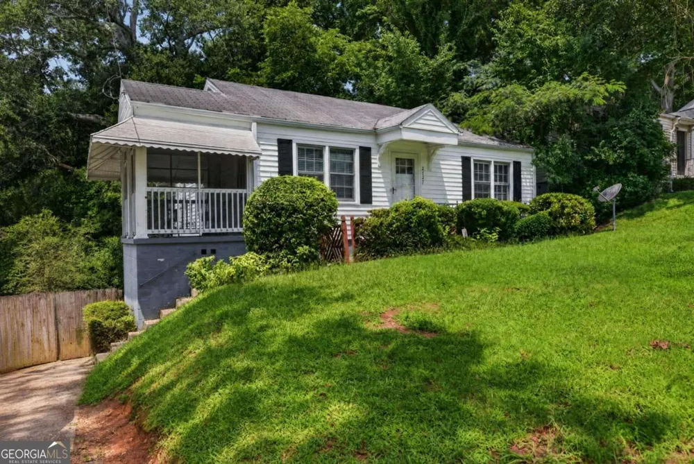 2727 Humphries ST East Point, GA 30344