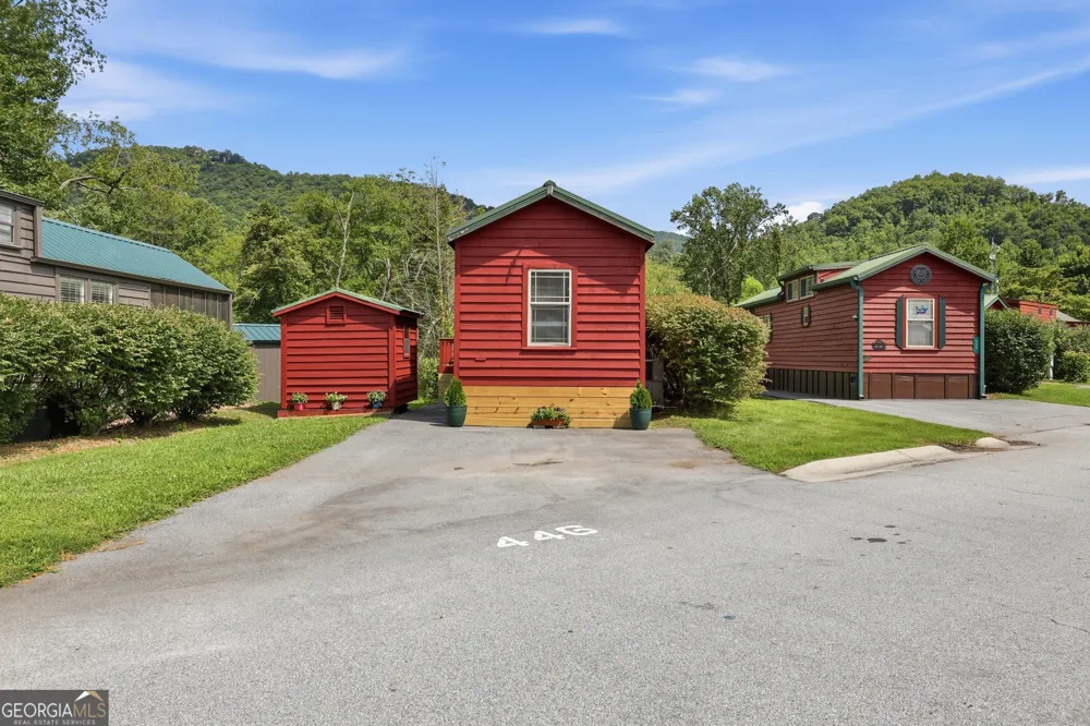 446 River Vista DR Dillard, GA 30537
