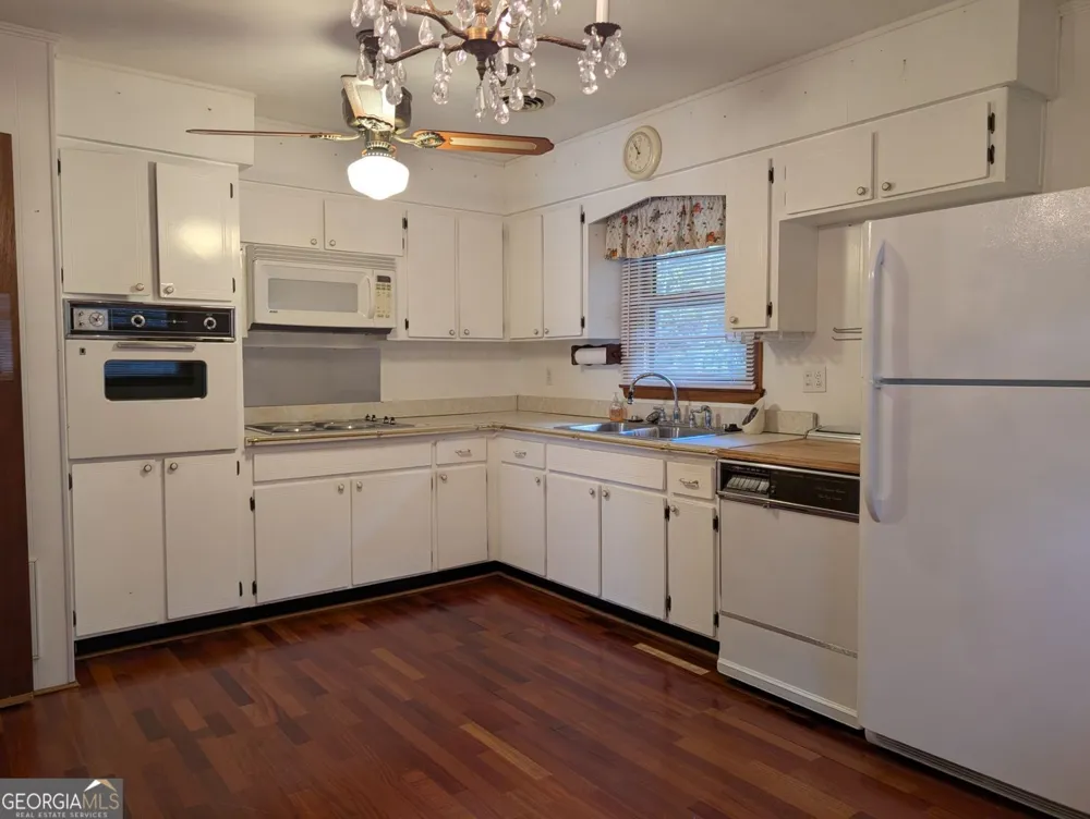 109 7th ST Carrollton, GA 30117