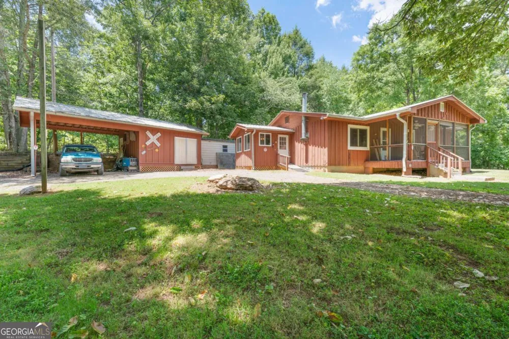 132 Mockingbird LN McCaysville, GA 30555