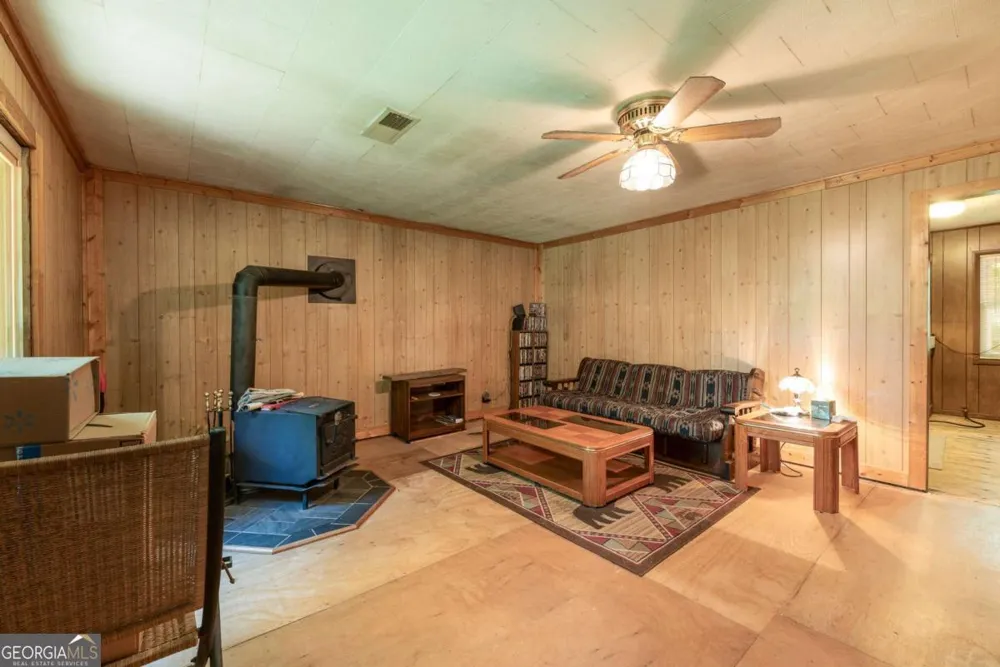 132 Mockingbird LN McCaysville, GA 30555