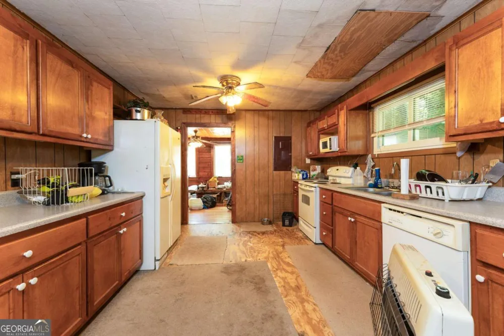 132 Mockingbird LN McCaysville, GA 30555
