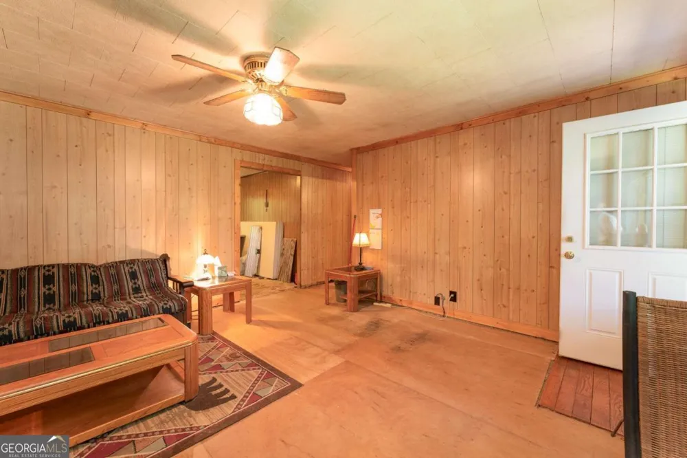 132 Mockingbird LN McCaysville, GA 30555