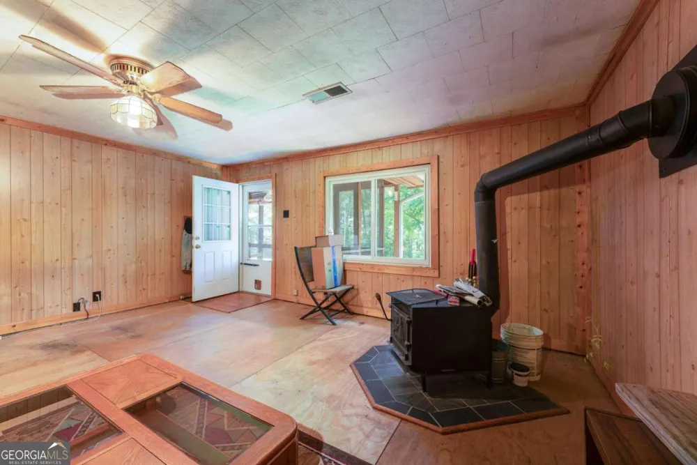 132 Mockingbird LN McCaysville, GA 30555