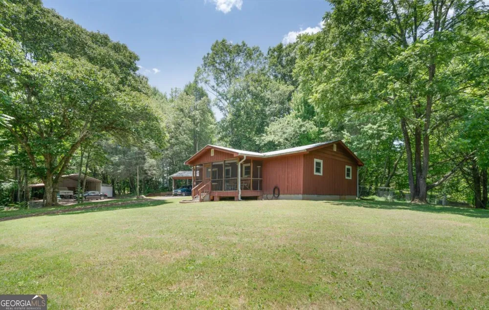 132 Mockingbird LN McCaysville, GA 30555