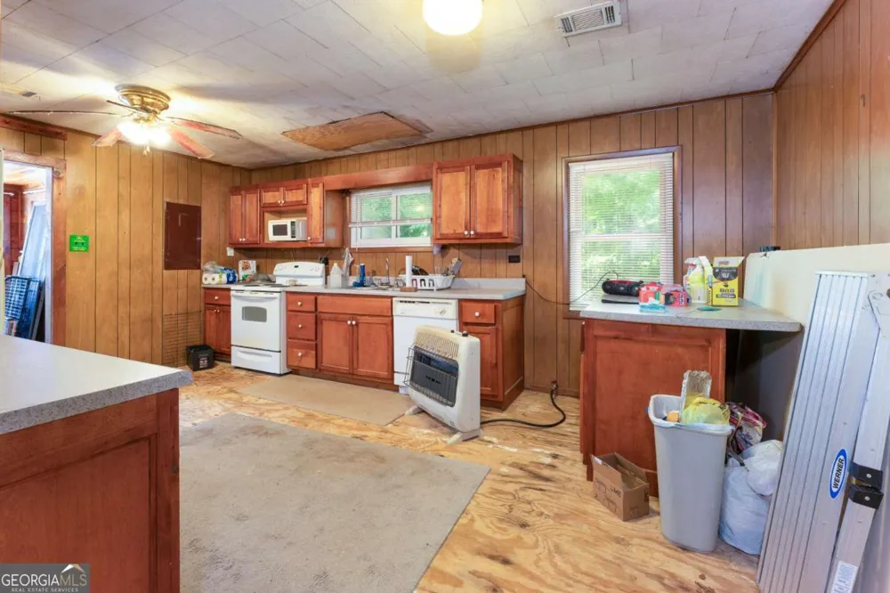132 Mockingbird LN McCaysville, GA 30555