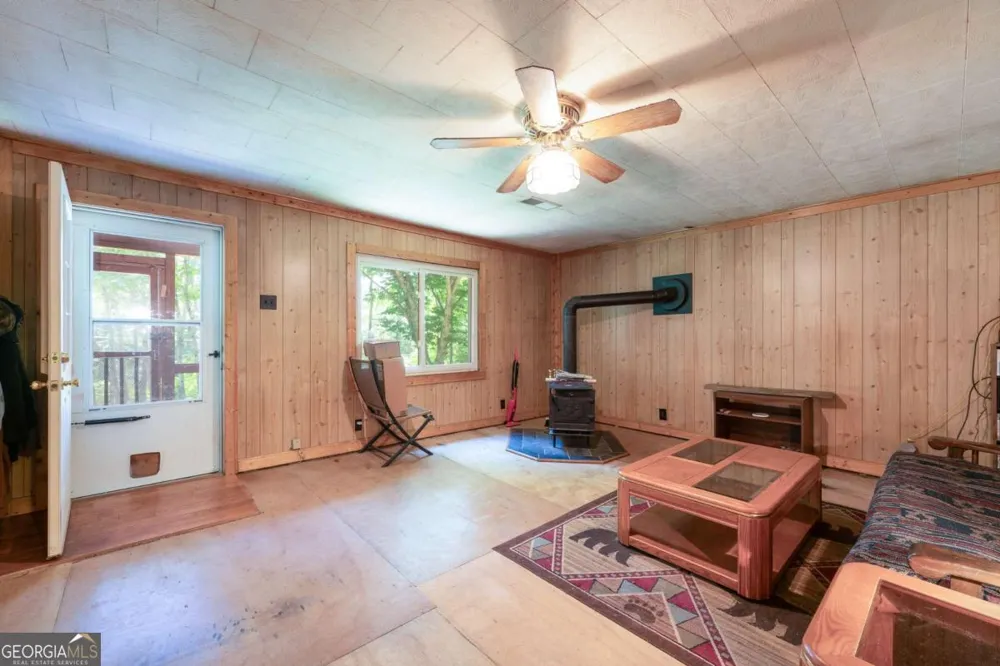 132 Mockingbird LN McCaysville, GA 30555