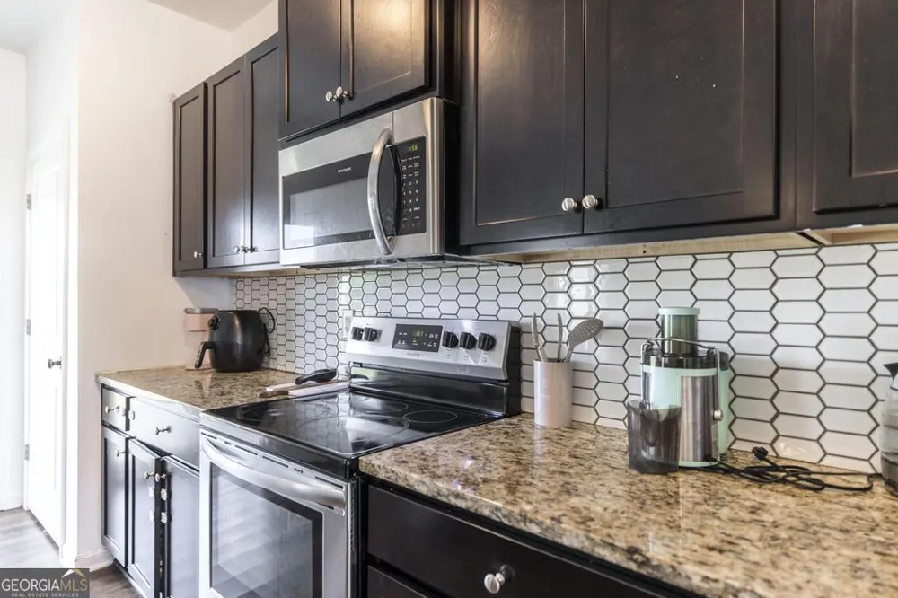 219 Ivy Glen DR Perry, GA 31069
