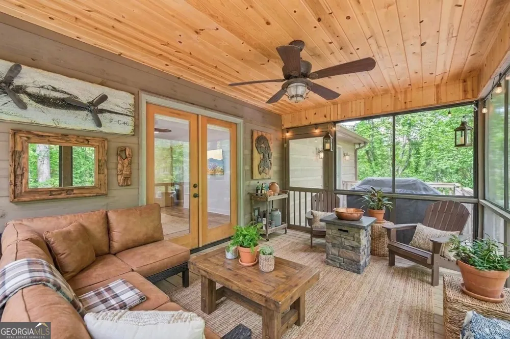 40 Misty Hollow DR Dahlonega, GA 30533