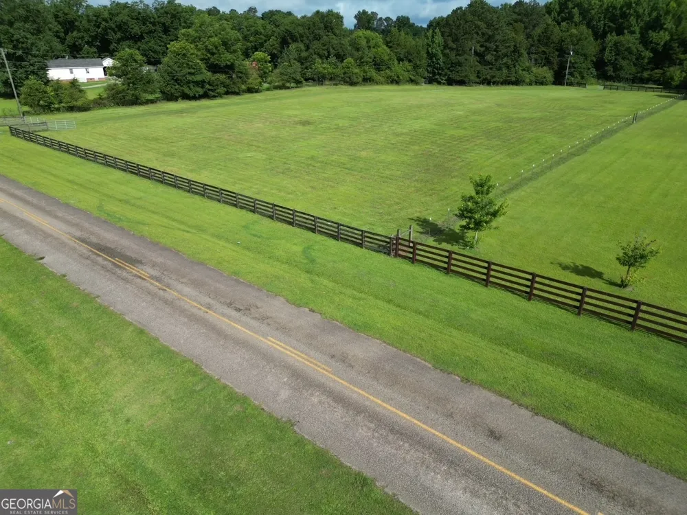 1423 Imlac RD Woodbury, GA 30293