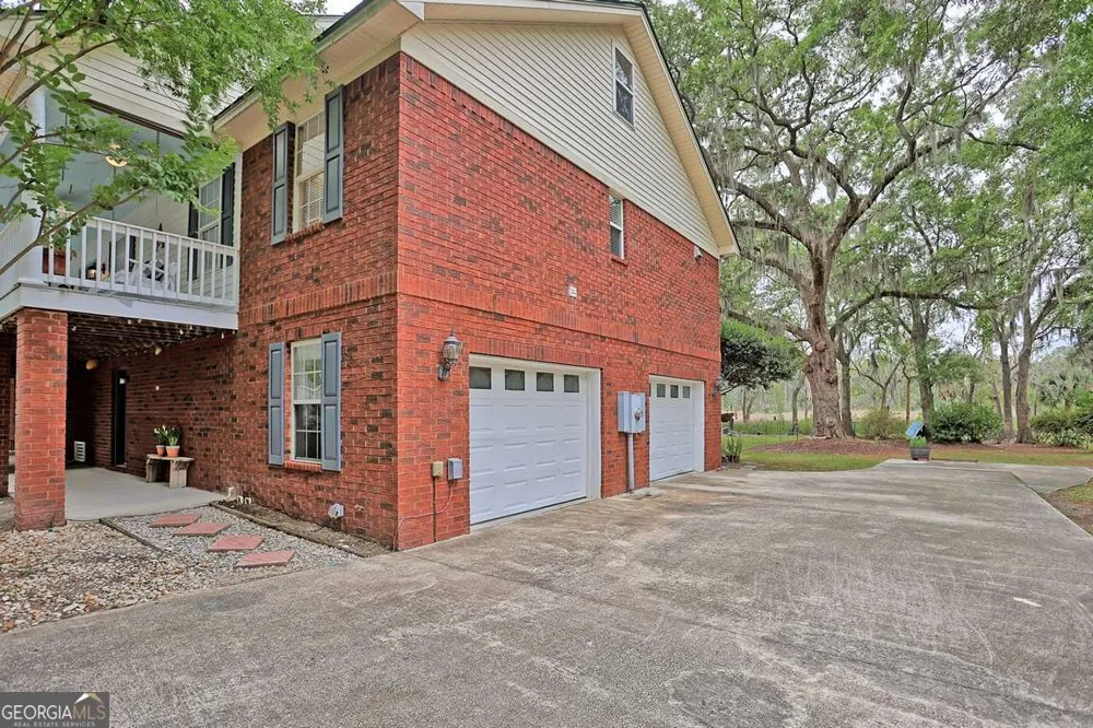 11 Mill Run LN Richmond Hill, GA 31324