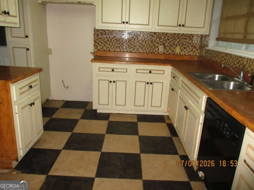 2500 Pin Oak ST Jesup, GA 31546