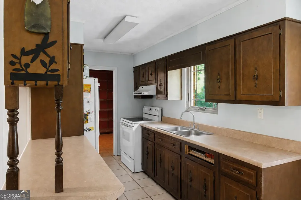 495 Sconyers ST Metter, GA 30439