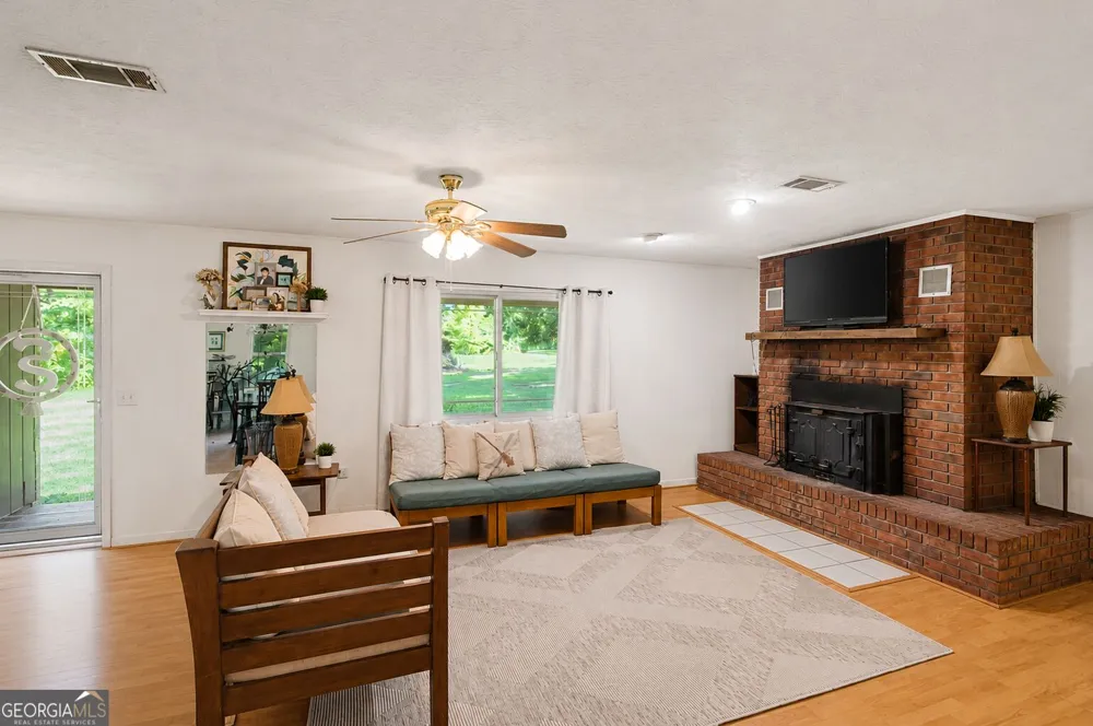 495 Sconyers ST Metter, GA 30439