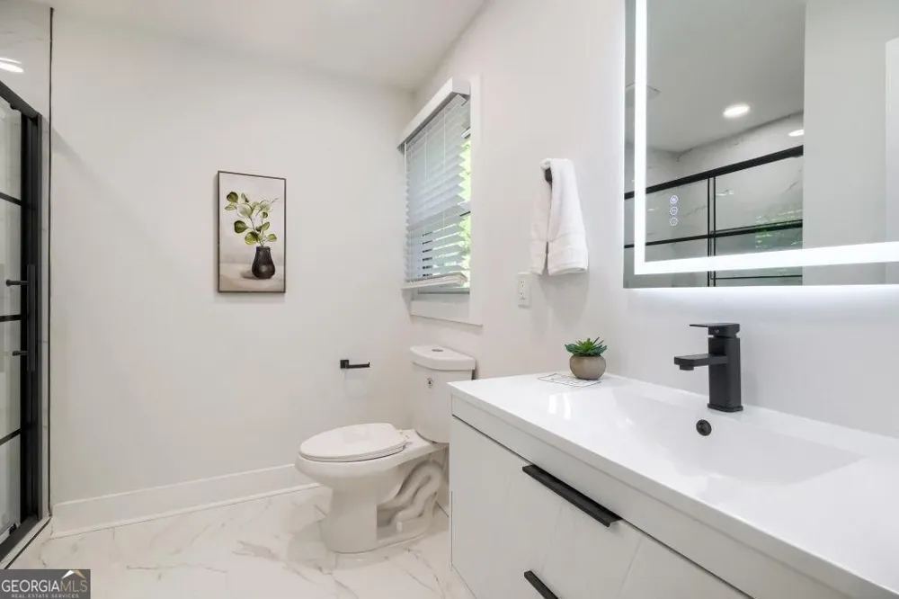 2368 Fenhurst PL Dunwoody, GA 30338