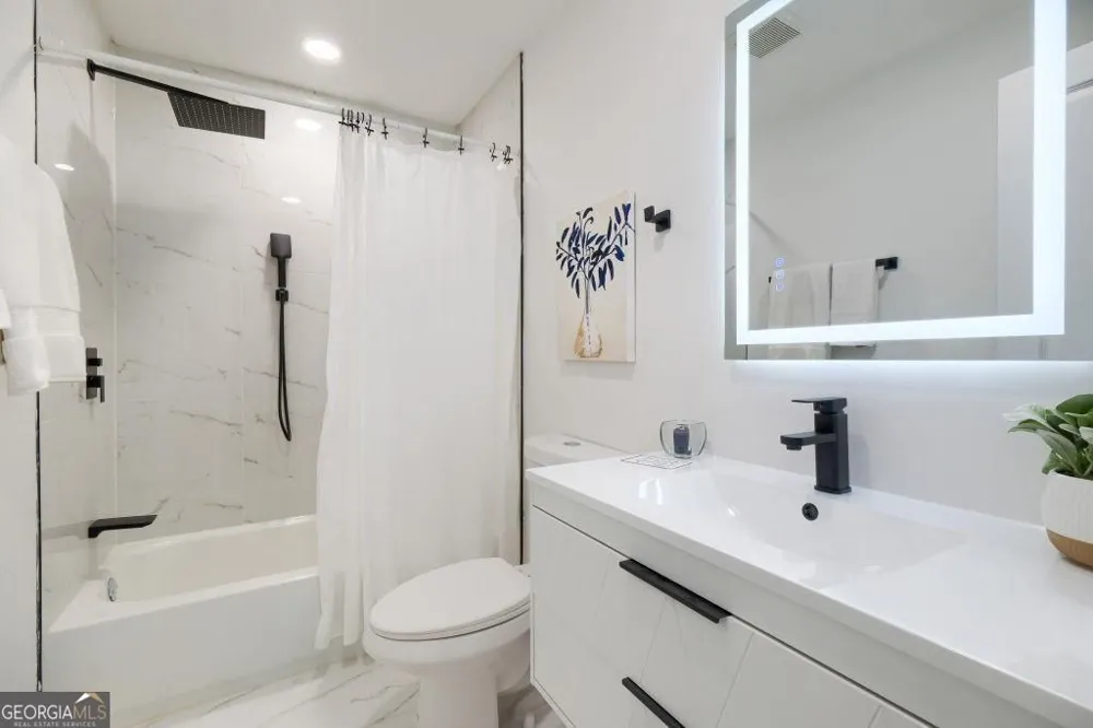 2368 Fenhurst PL Dunwoody, GA 30338