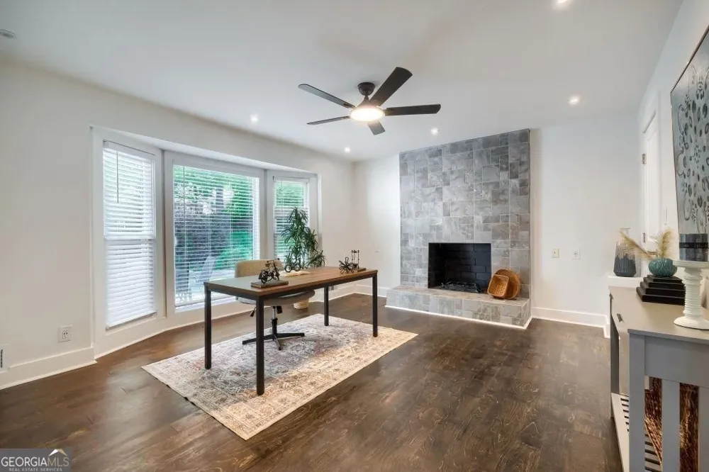 2368 Fenhurst PL Dunwoody, GA 30338