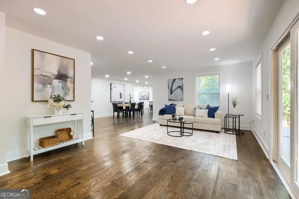 2368 Fenhurst PL Dunwoody, GA 30338