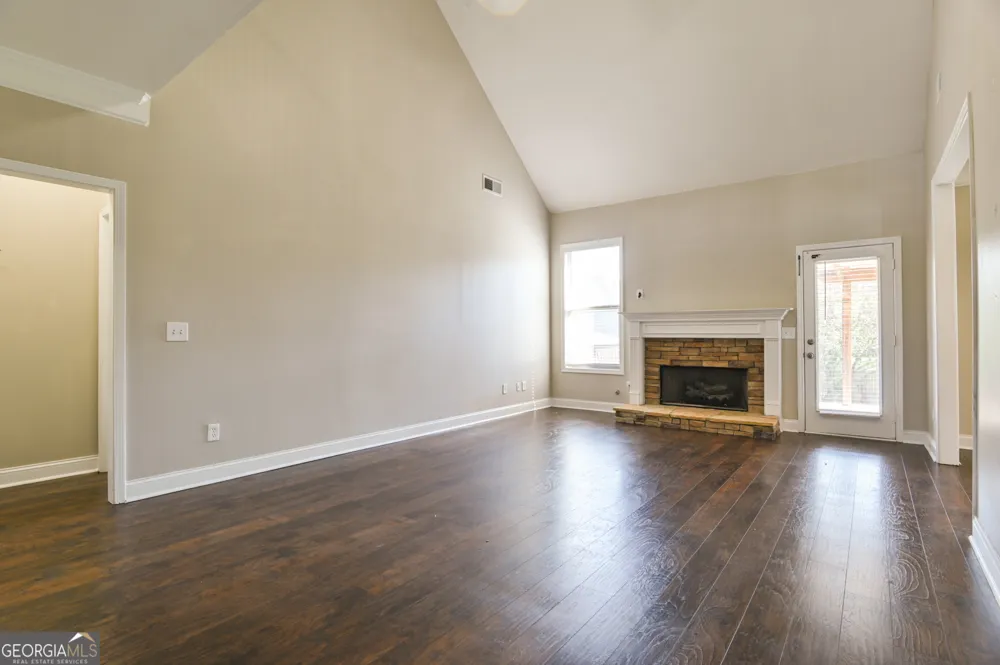 407 Arbor LN Loganville, GA 30052