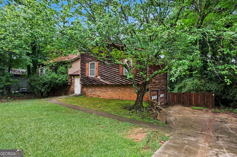 5894 Sutton DR Douglasville, GA 30135
