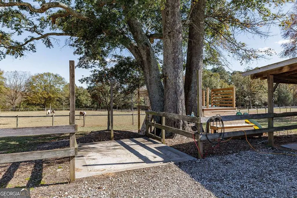 1412 Old Bishop RD Bishop, GA 30621