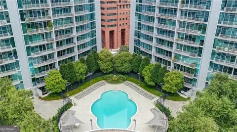 950 W Peachtree ST NW