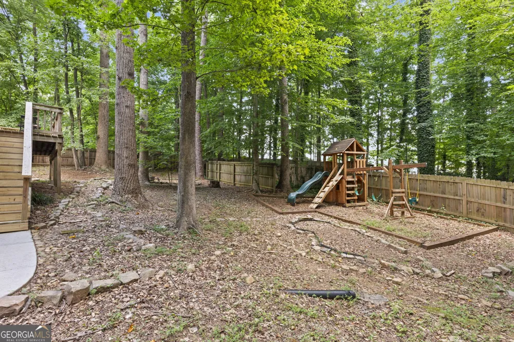 389 Saint Albans CT SW Mableton, GA 30126