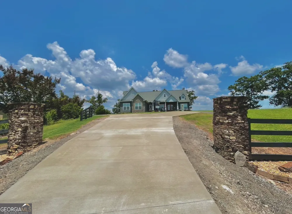 51 County Road 1024 Cedar Bluff, AL 35959