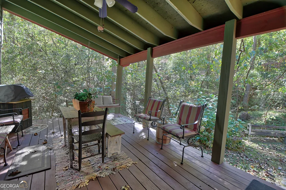31 Creekside LN Clayton, GA 30525
